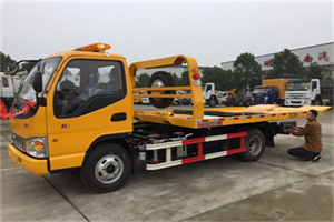 尖山哪里有拖车服务